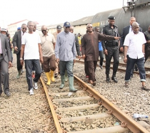 babatunde Fashola on Railway maintenance 