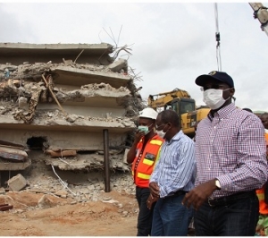 Fashola_At_Synagogue_Church_of_All_Nation1