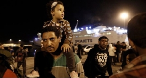 thousands of migrant arrive greece