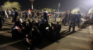 Iraq Shai-Protesters-Moqtada Sadr