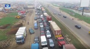 Motorists Call For Police Presence On Lagos-Ibadan Expressway Bridge 