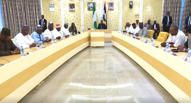 Buhari briefing cabinet members