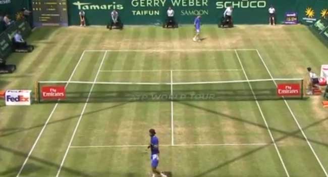 Roger Federer turns back the clock ahead of Wimbledon