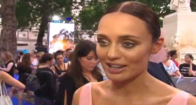 Stars Turn Up For “Transformers” Premiere