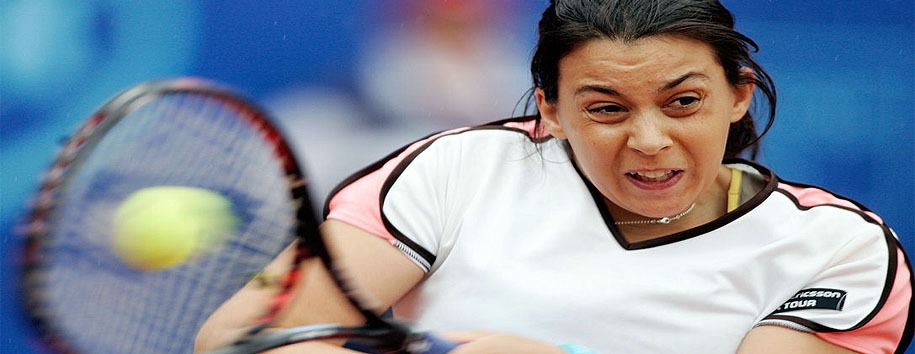 Fed Cup Semis:Italy beat Ukraine 3-2