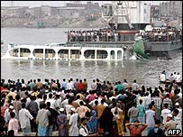 Over 150 missing as ferry sinks in Bangladesh
