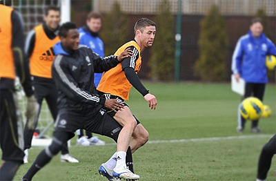 Chelsea’s Cahill hopes to feature in Champions League final