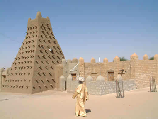 Defiant Mali Islamists pursue wrecking of Timbuktu