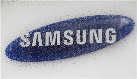 Samsung says not considering buying RIM or BlackBerry license