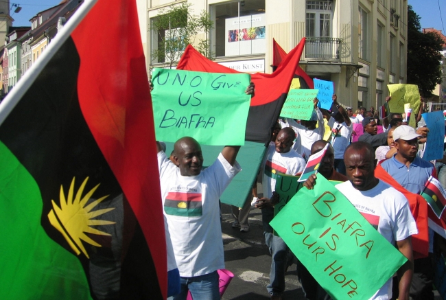 Police arrest protesters marching in support of Biafra