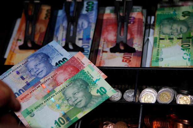 S. Africa launches new Mandela bank notes