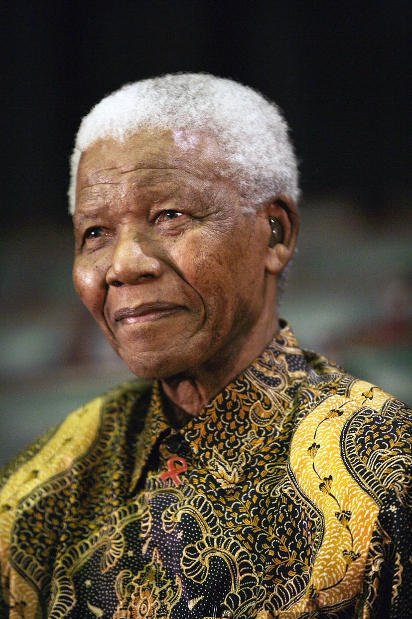 Former South African president Mandela admitted to hospital