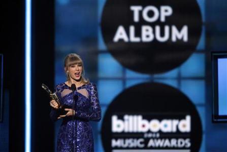 Justin Bieber, Taylor Swift Win Big At Billboard Awards