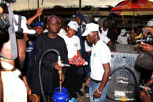 Port From Kerosene,Firewood To Gas, Fashola Urges Lagosians