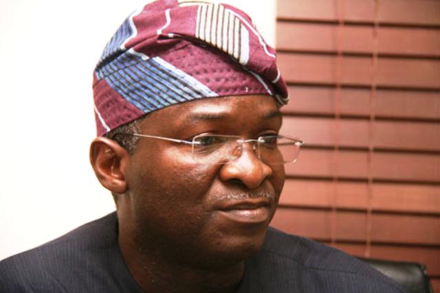 Fashola Signs N489.69 Billion 2014 Appropriation Bill Into Law