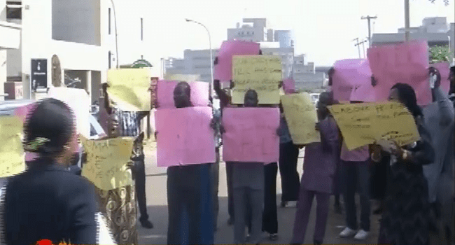 Protesters, OAU, EFCC