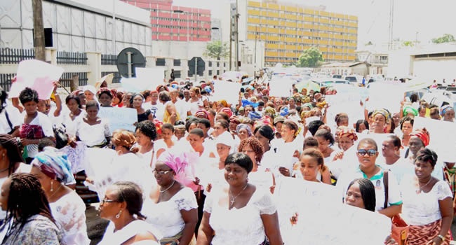 Market Women, Youths Protest Over Completion Of Superhighway In Calabar