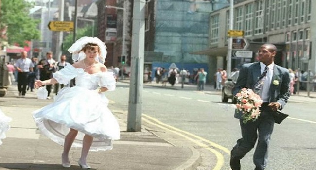 Groom Fails To Recognise Bride After Taking Off Make-Up