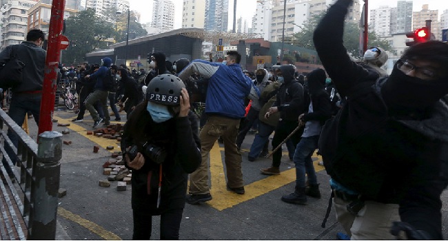 Police And Vendors Clash In Hong Kong