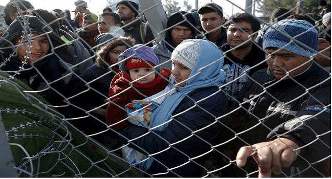 Greek Police Remove Migrants From Macedonian Border