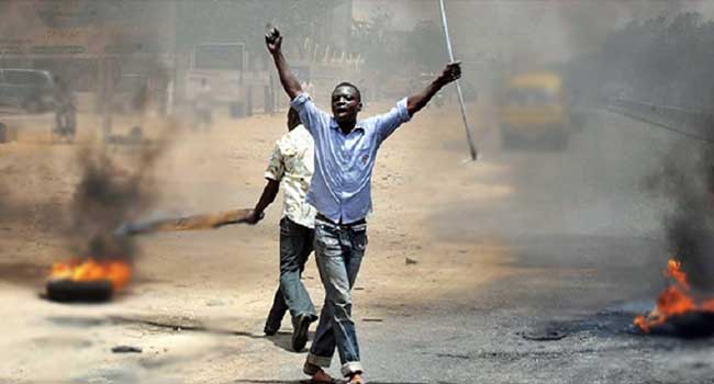 Angry Youths Attack Emir’s Convoy in Southern Kaduna