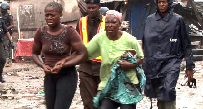 [PHOTOS] Tears As Lagos Govt Demolishes Shanties In Obalende