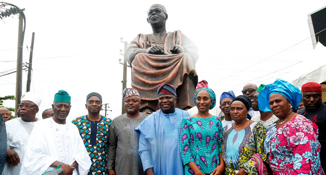 Ambode Unveils 20-Feet Awolowo Statue