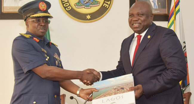 PHOTOS: Military Chiefs Visit Ambode