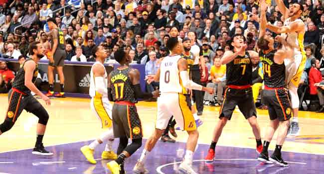 Lakers Snap 9-Game Skid With Win Over Hawks