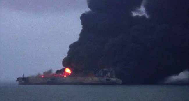 ‘Oil Tanker Ablaze Off China Risks Exploding’