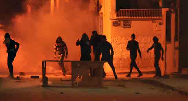 200 Arrested, Dozens Hurt In Fresh Tunisia Unrest