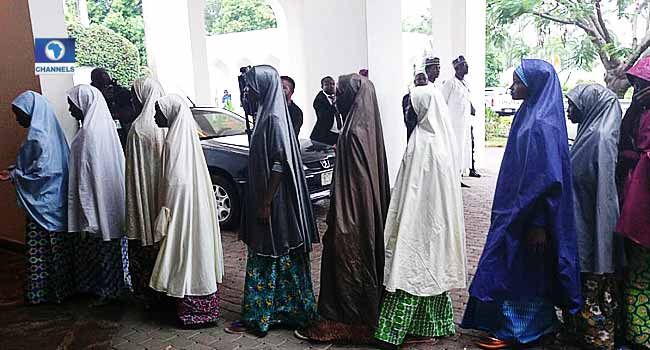 Freed Dapchi Schoolgirls Arrive In Presidential Villa