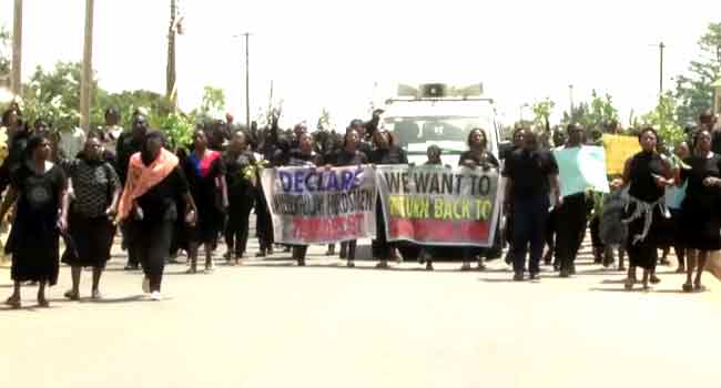 Group Protests Plateau Killings, Invades Govt House