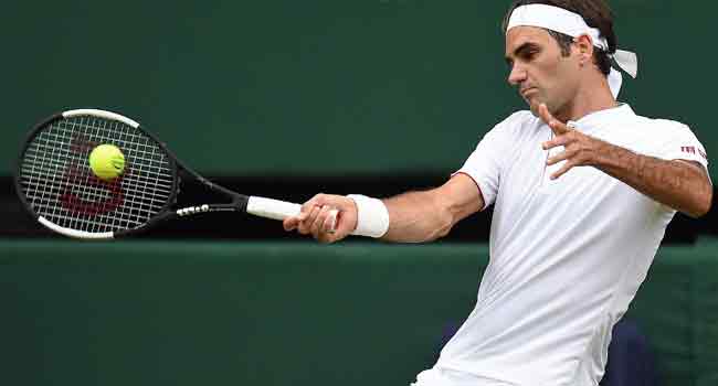 Flawless Federer Gives Wimbledon Masterclass, Venus Hits Back