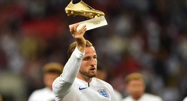 Kane Receives Golden Boot Award At Wembley