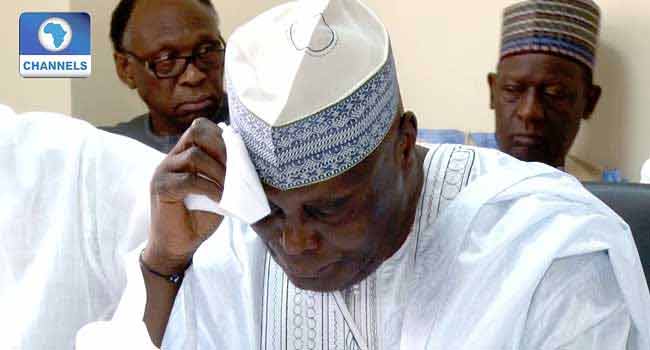 Atiku Breaks Down In Tears As He Receives PDP Nomination Form