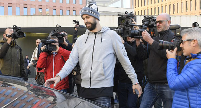 Pique Fined 48,000 Euros For Driving Without Valid Licence