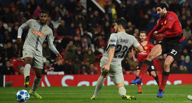 Fellaini's Late Goal Seals Last 16 Champions League Spot For United