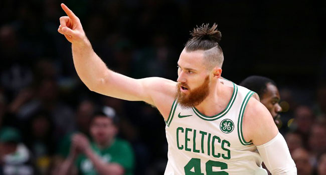 Celtics’ Baynes To Miss At Least Four Weeks After Hand Surgery