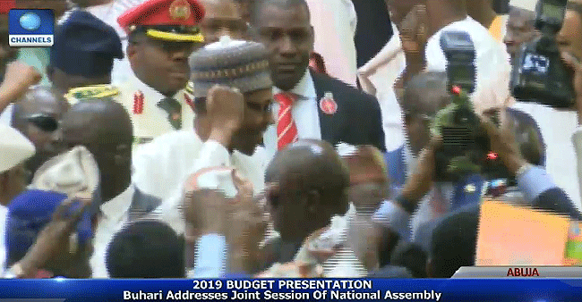 Rowdy Session As Buhari Arrives National Assembly For Budget Presentation