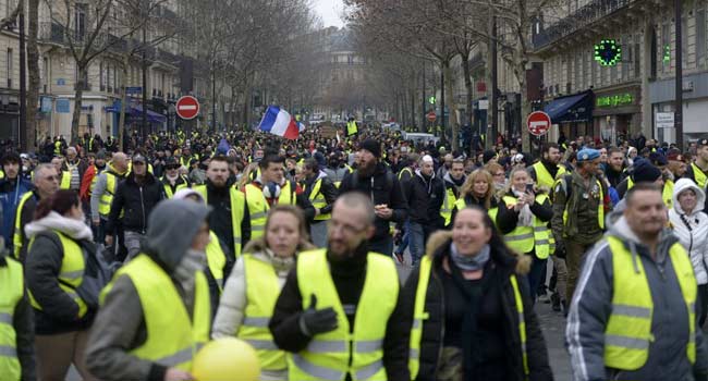 Yellow Vest Crisis ‘Very Good For Me’, Says Macron