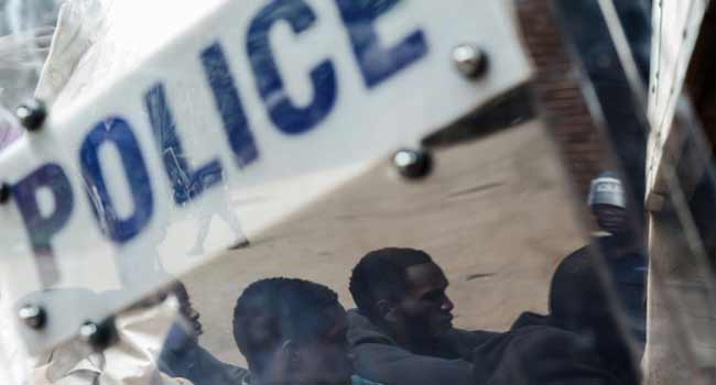 Zimbabwe Police Mount Road Blocks To Hunt Protesters