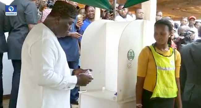 Governor Ugwuanyi Hails INEC For Prompt Operations At Polling Unit