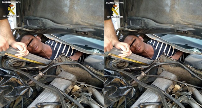 Spanish Police Find Teenage Migrants in Car Dashboard