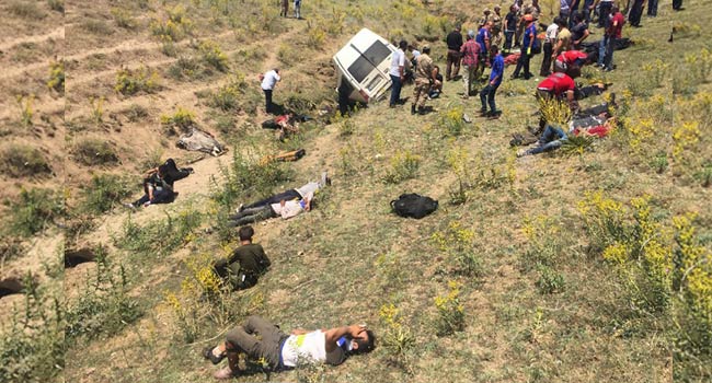 17 Killed, 50 Injured As Minibus With Migrants Overturns In Turkey