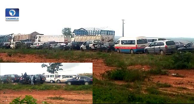 Commercial Drivers Block Kaduna-Abuja Highway In Protest