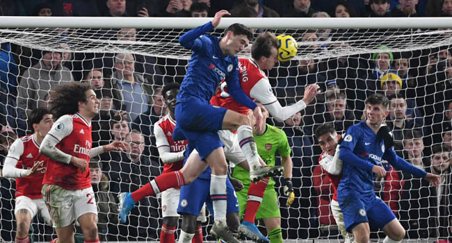 Ten Man Arsenal Hold Chelsea In Torrent Of Late Premier League
