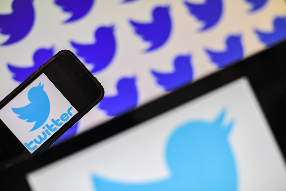 Twitter Tests Vanishing Tweets to Keep Up With Snapchat, Facebook