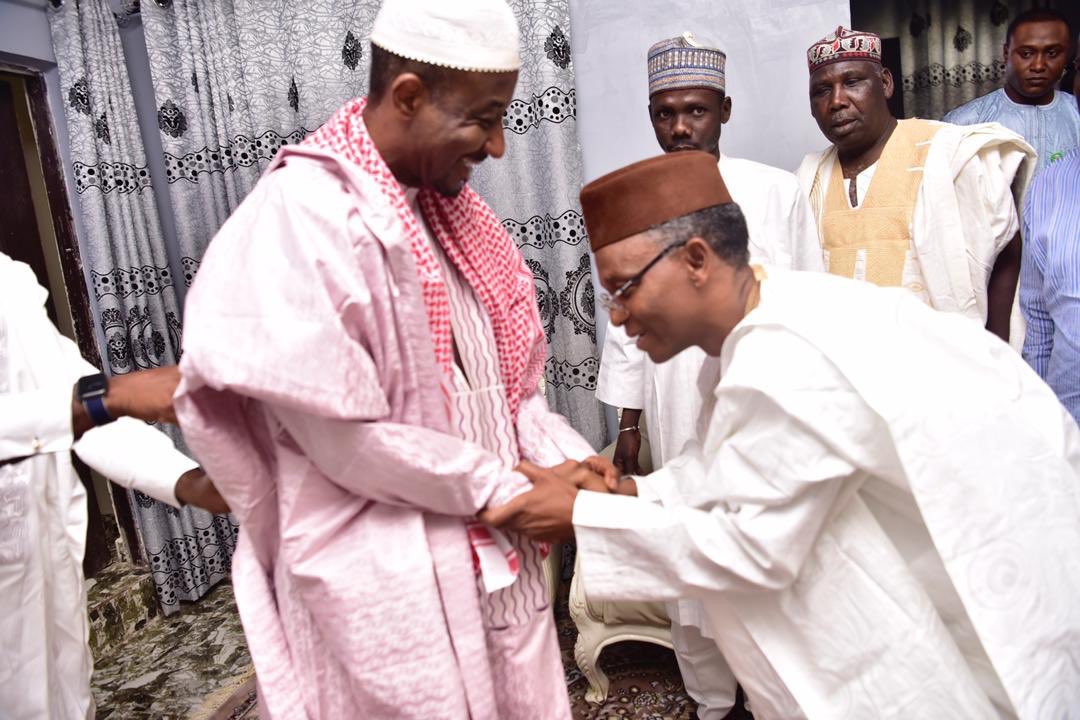 Kaduna State Governor, Nasir El-Rufai greets deposed Emir of Kano, Muhammadu Sanusi on Friday, March 13, 2020. Photo: Kaduna State House / Twitter