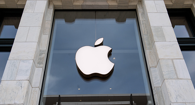 A closed Apple Store in Washington, DC, on April 29, 2020, ahead of their expected first quarter earnings report after market close on April 30. SAUL LOEB / AFP